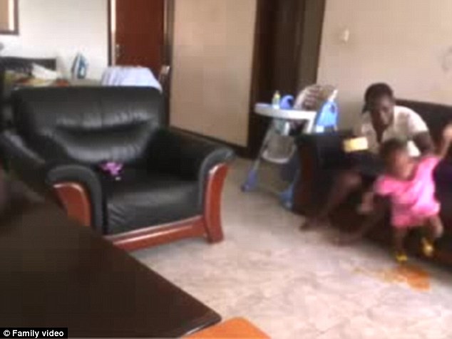 乌干达保姆虐待2岁幼童视频流出引发众怒