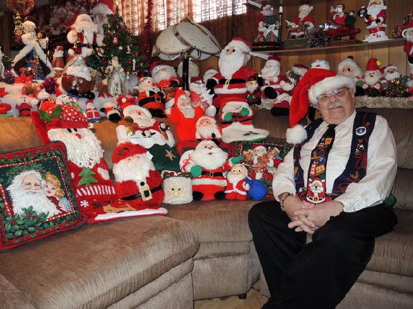 加拿大老人收集近3万个圣诞老人 打破吉尼斯纪录