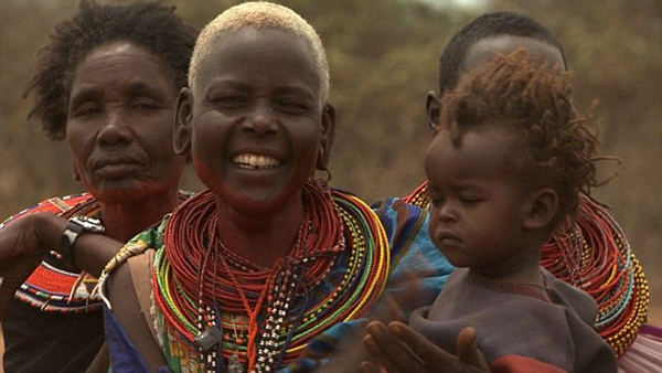肯尼亚遭家暴妇女建立“女人村” 25年严禁男性进入
