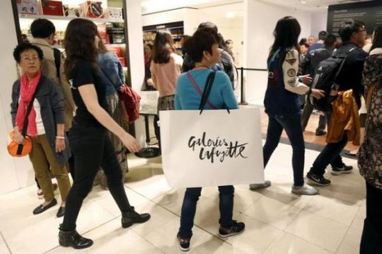 外媒:中国消费者买奢侈品品位改变 不再为炫富