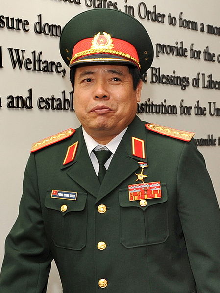 越南防长：中越友好继续发展 望通过对话解决分歧