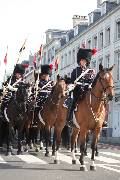 比利时国家骑兵仪仗队整队欢迎习近平主席