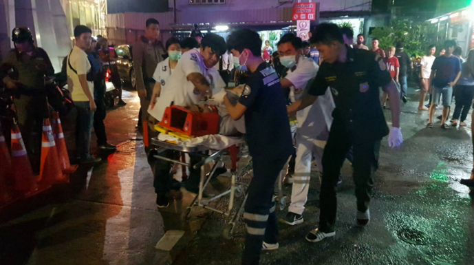 曼谷爆帮派枪战波及无辜游客 酿2死5伤