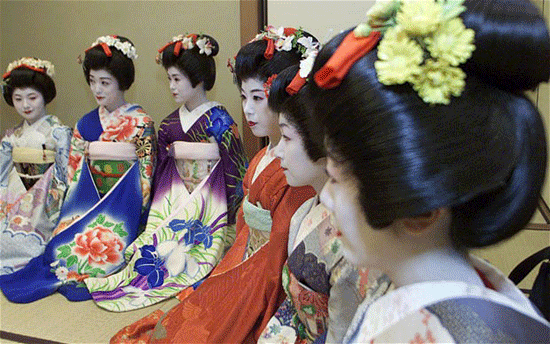 日本艺妓学习自卫术 以防外国游客骚扰