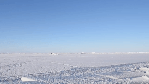 美军核潜艇北极圈破冰而出 场面震撼无比