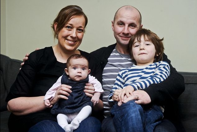 英国龙凤胎相隔5年出生 原是试管婴儿