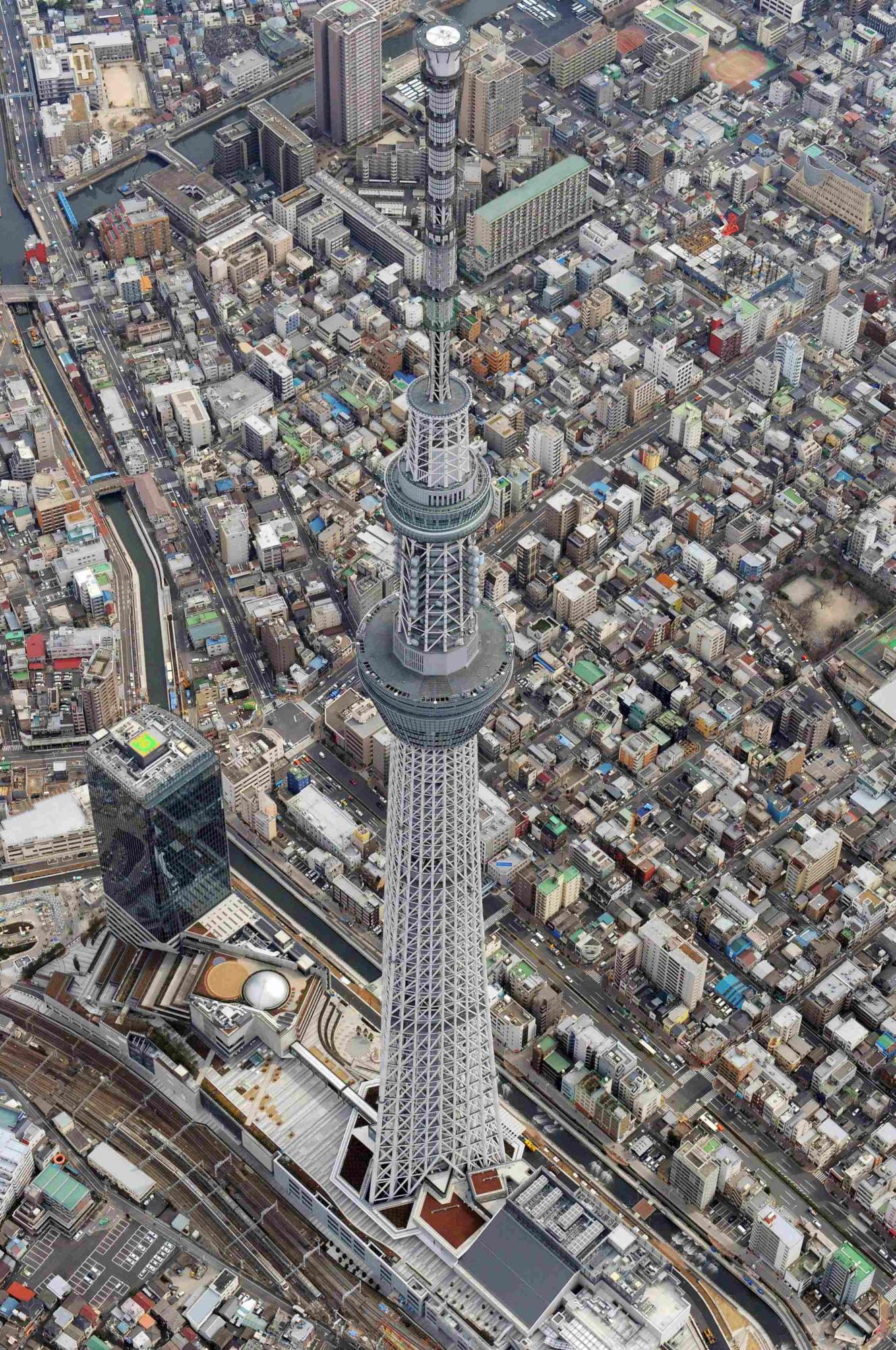 “东京天空树”正式完工 634米全球最高电视塔直冲云霄