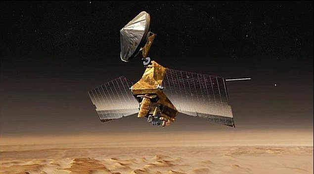 NASA探测器照相机拍到火星表面尘旋风清晰照片