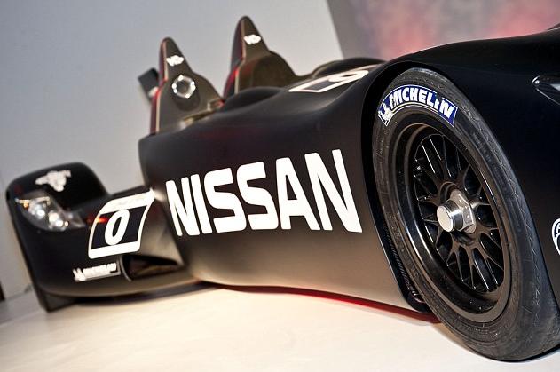 尼桑推出“蝙蝠侠战车” 将参加世界顶级汽车耐力赛