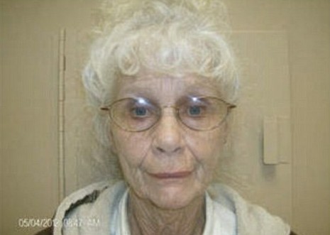 美73岁老妇持枪藏毒被捕 竟是贩毒集团头目