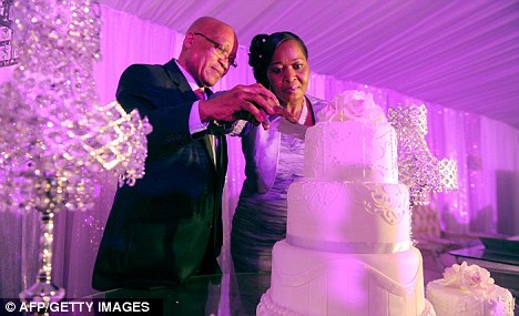 南非总统祖马第六次结婚 两人已育有七岁儿子