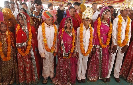 印度18岁少女竟结婚17年 “娃娃亲”现象依然严重