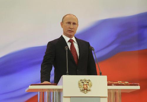 普京正式就任俄罗斯总统 2000人见证庄严场面 - 中文国际 - 中国日报