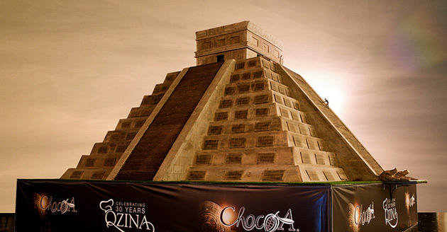 世界最大巧克力金字塔诞生 “世界末日”当天将被摧毁