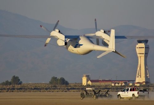 美“幻影眼”无人机完成首飞 由液氢驱动可连续飞4天