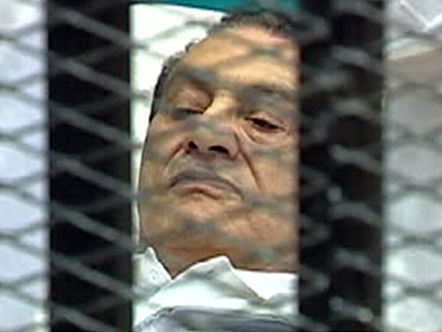 穆巴拉克是否“临床死亡”众说纷纭 反对者放烟花庆祝