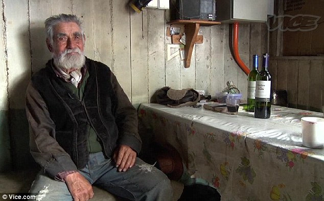 世界最孤独牛仔：智利81岁老翁独居深山46年