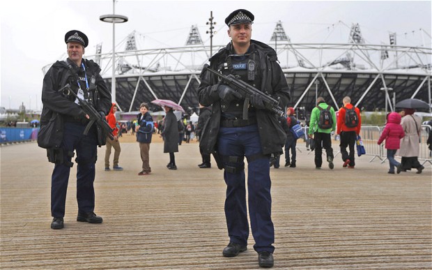 伦敦奥运会负面新闻频传 保安不足士兵充数、高官获赠抢手门票