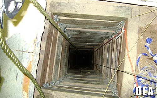 美墨边境发现200多米毒品走私隧道 3人被捕
