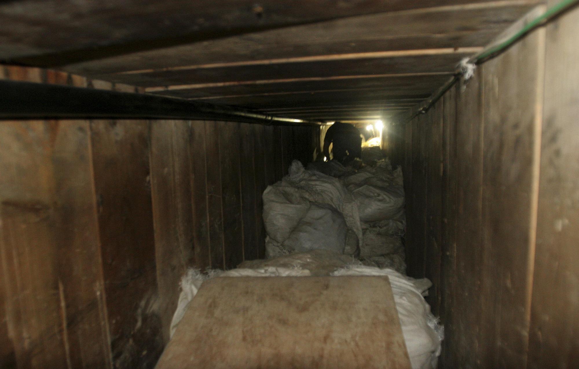 美国墨西哥边境发现3条贩毒地下隧道 配备轨道车系统