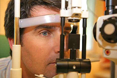 美“仿生眼镜”技术获重大突破 有望使盲人恢复正常视力