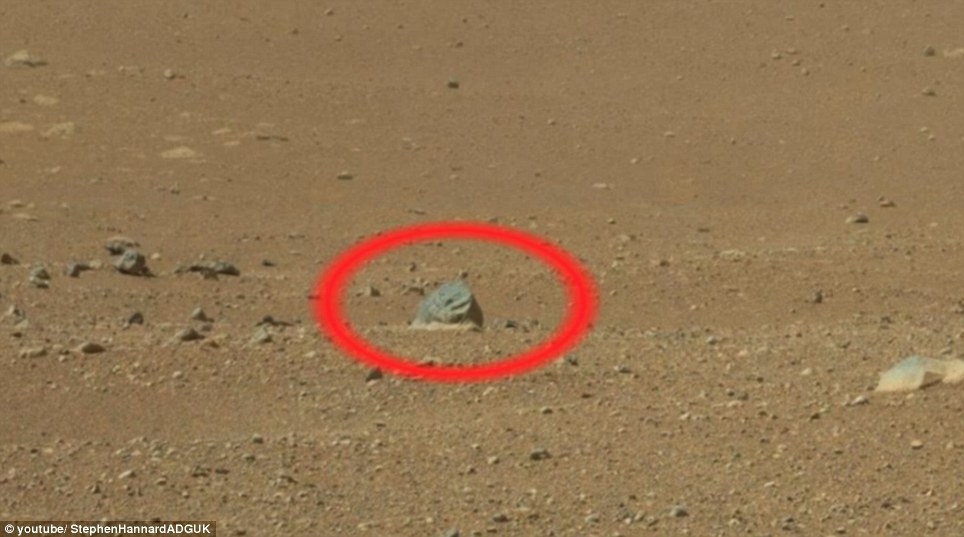 UFO研究者发现类似手指、鞋等形状火星石块 引发网友热议