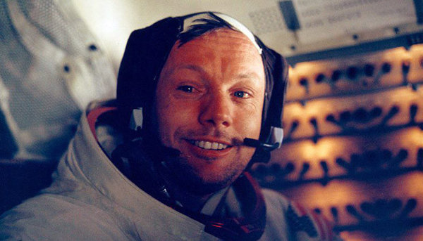 首位登月宇航员阿姆斯特朗逝世 奥巴马缅怀盛赞其为时代的英雄