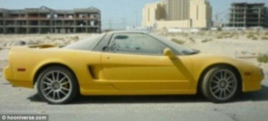 大批英国富人弃豪车逃离迪拜躲债 包括百万英镑法拉利