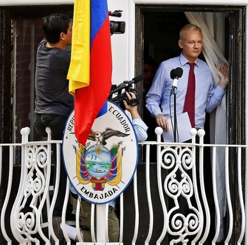 阿桑奇称将继续“宅”在厄瓜多尔使馆  最长一年