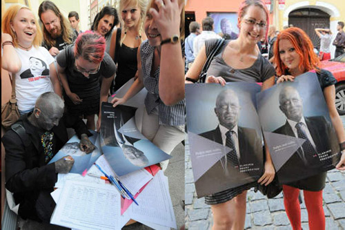 捷克另类艺术家拟竞选总统 刺青覆盖身体90%面积
