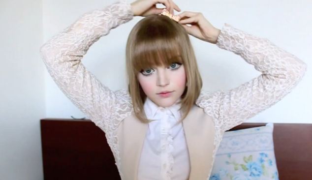 乌克兰女孩痴迷动漫 夸张妆容将自己打造成真人娃娃