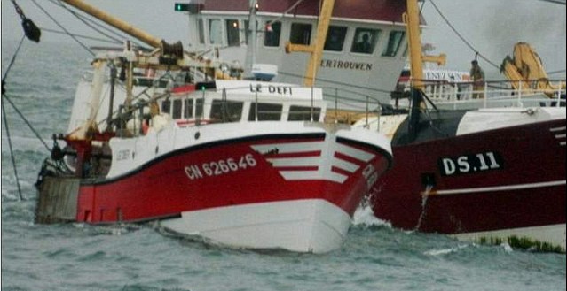 英法近50艘渔船在诺曼底海域爆发冲突 法军出面干预事件或将升级