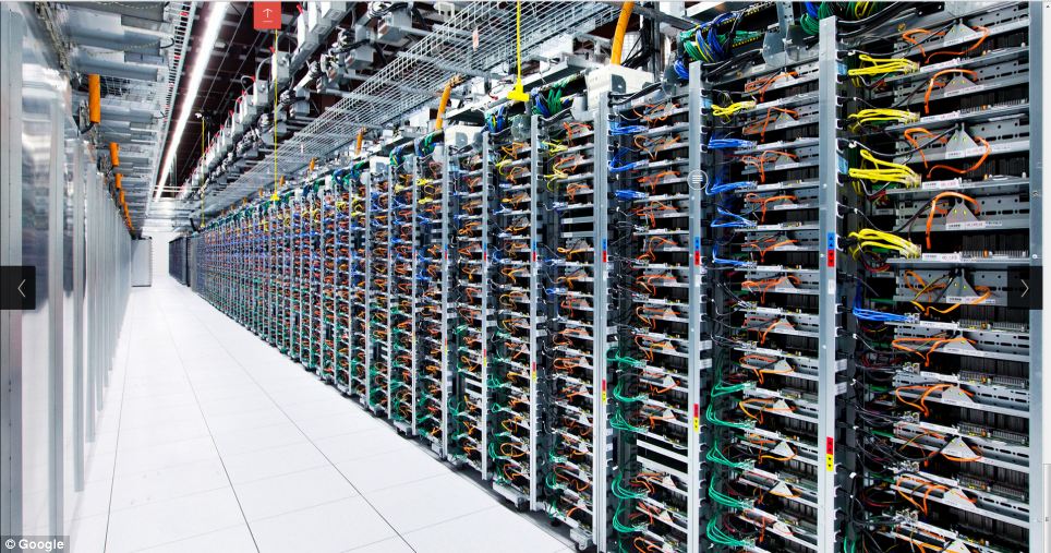 谷歌首次向公众展示8大主要数据中心 面积巨大似迷宫