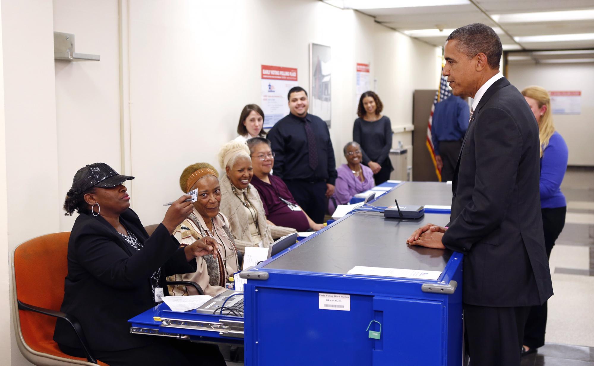 黑人前国务卿力挺黑人总统 奥巴马提前投票、支持率略逊罗姆尼