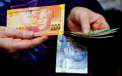 南非新版货币印有曼德拉头像 向反种族隔离斗士致敬