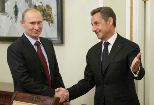 普京在官邸接见萨科齐 两人忆共促俄法关系