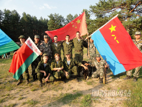 中国和白俄罗斯空降兵联合训练在中国举行