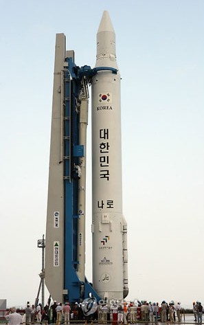 简讯：韩国“罗老”号二级火箭上端出现异常停止倒计时