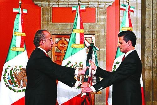 墨西哥新总统宣誓就职 多名政治对手入内阁