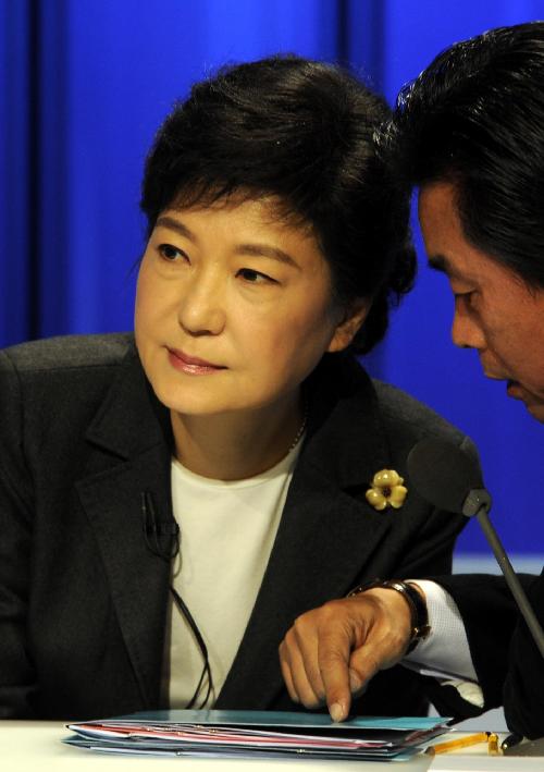 朴槿惠上演“公主复仇记”从恬静少女到韩国女总统