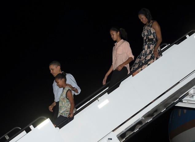 奥巴马携全家赴夏威夷过圣诞 “财政悬崖”悬而未决