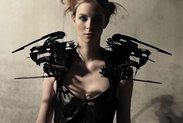荷兰推出蜘蛛机械衣 造型拉风可助女性“防身”