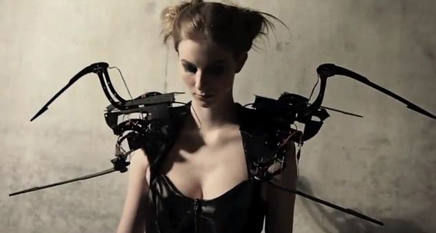 荷兰推出蜘蛛机械衣 造型拉风可助女性“防身”