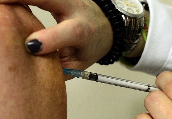 纽约州流感肆虐进入紧急状态 药剂师获准向未成年人派发疫苗