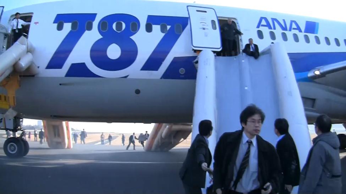 全日空一波音787飞机因遭遇故障紧急迫降 致5人受轻伤