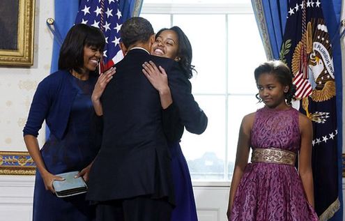 组图：奥巴马20日在家人陪同下就职 女儿夸赞 