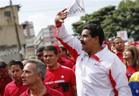 委内瑞拉民众声援查韦斯 副总统自称成暗杀目标