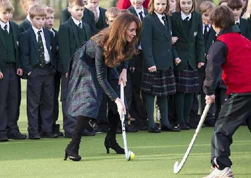 凯特王妃十年运动照对比 英姿飒爽是曲棍球好手