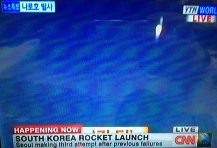 韩国“罗老”号火箭发射成功
