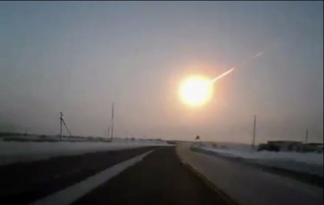 俄陨石坠落致伤千余人 小行星掠过地球与其无关